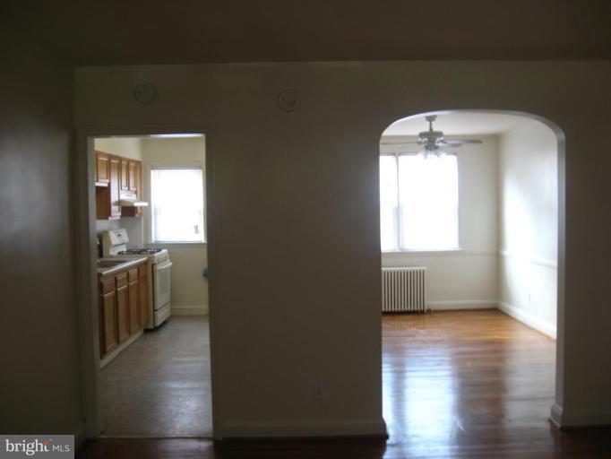 4230 Flowerton Road Baltimore, MD 21229 - Photo 2 of 5 Kitchen