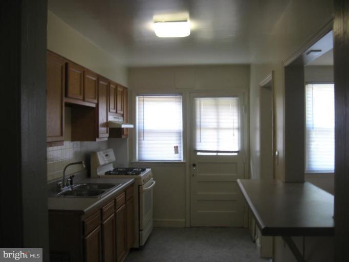 4230 Flowerton Road Baltimore, MD 21229 - Photo 3 of 5 Kitchen #2