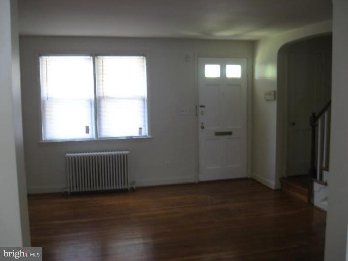 4230 Flowerton Road Baltimore, MD 21229 - Photo 5 of 5 Living Room