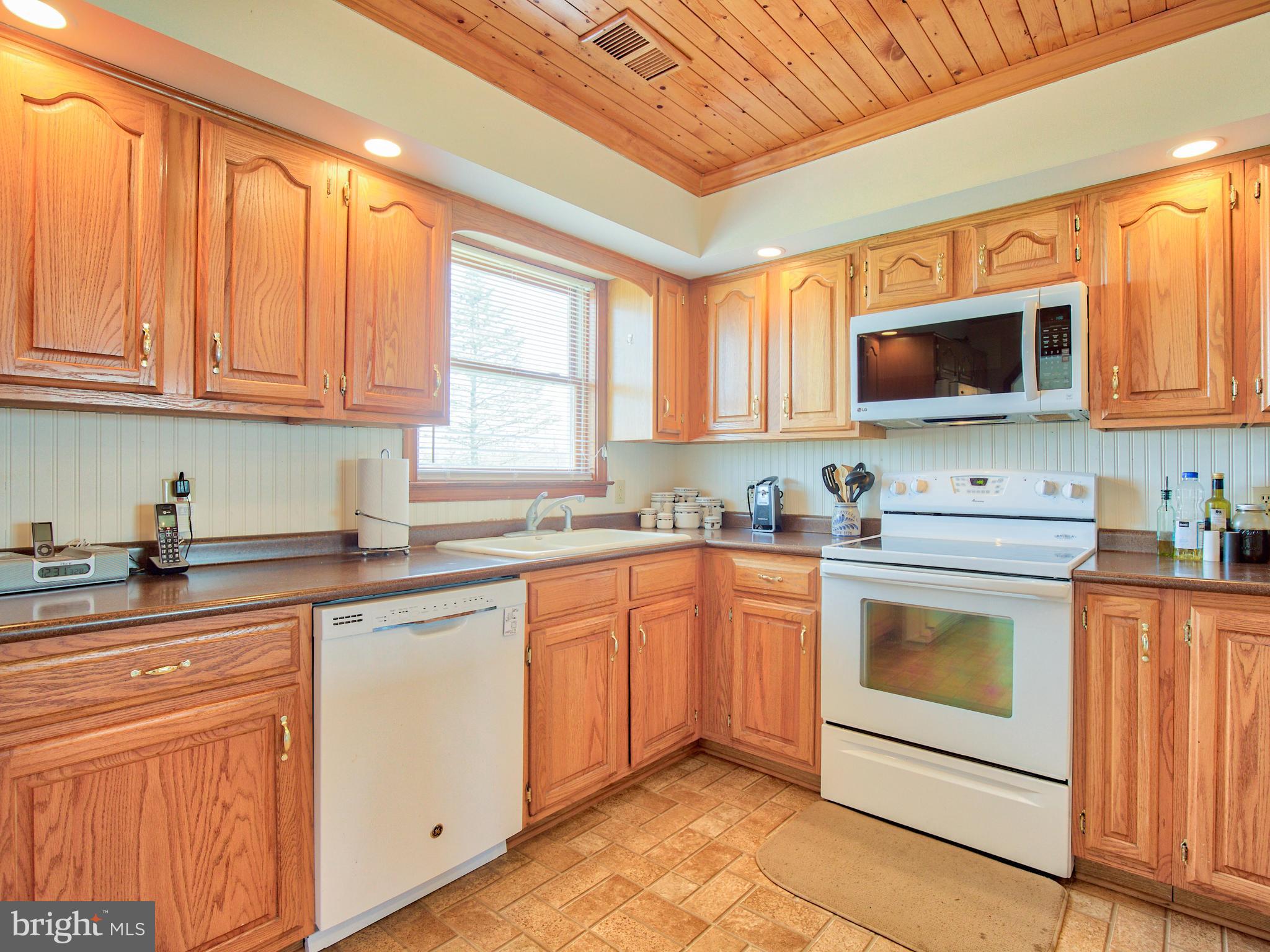625 Summit Point Road Summit Point, WV 25446 - Photo 14 of 64 Gallery Image 14