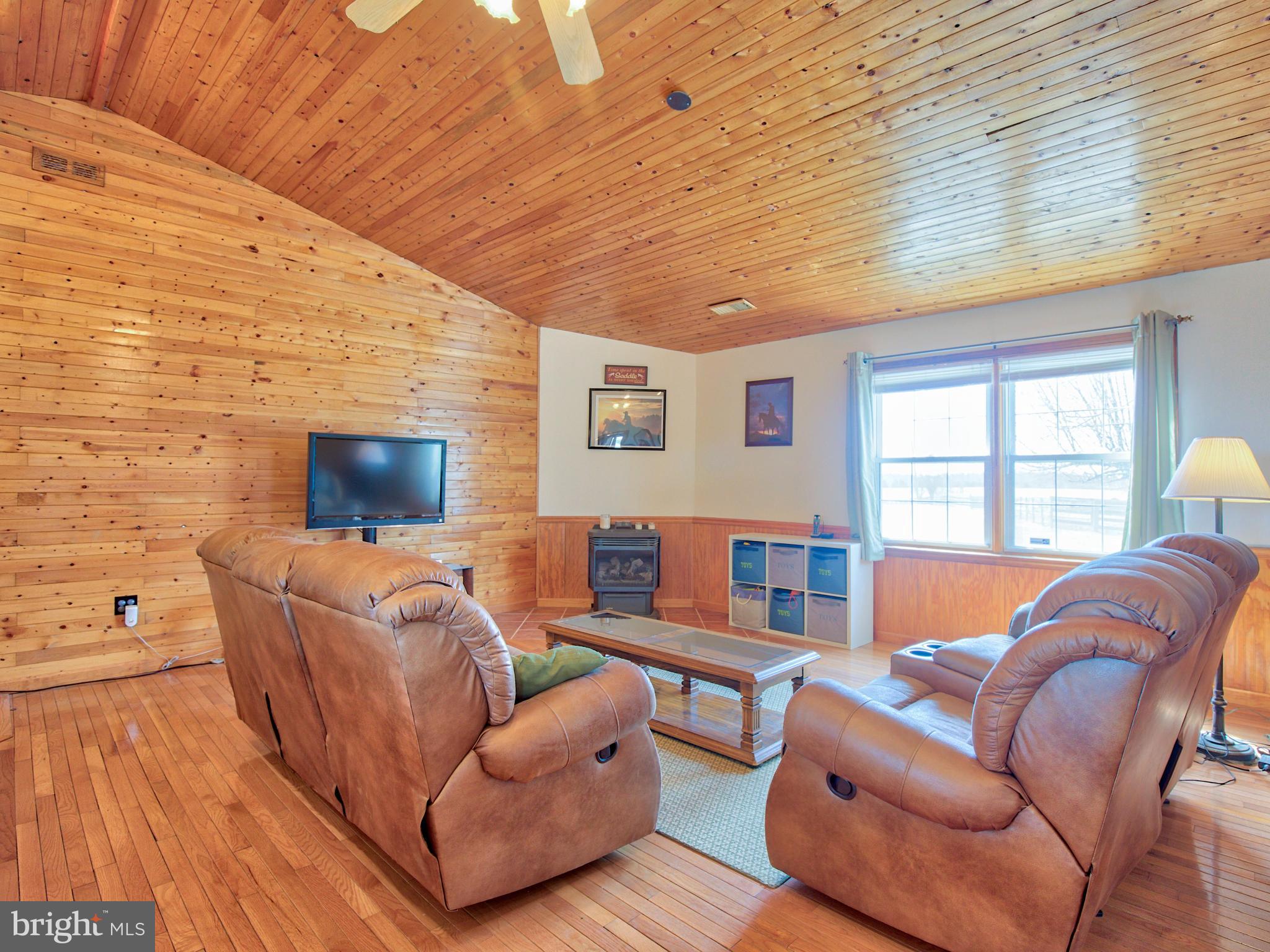625 Summit Point Road Summit Point, WV 25446 - Photo 9 of 64 Gallery Image 9