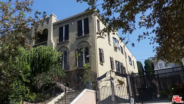 $3,200 | 156 North Kenmore Avenue, Los Angeles, CA 90004