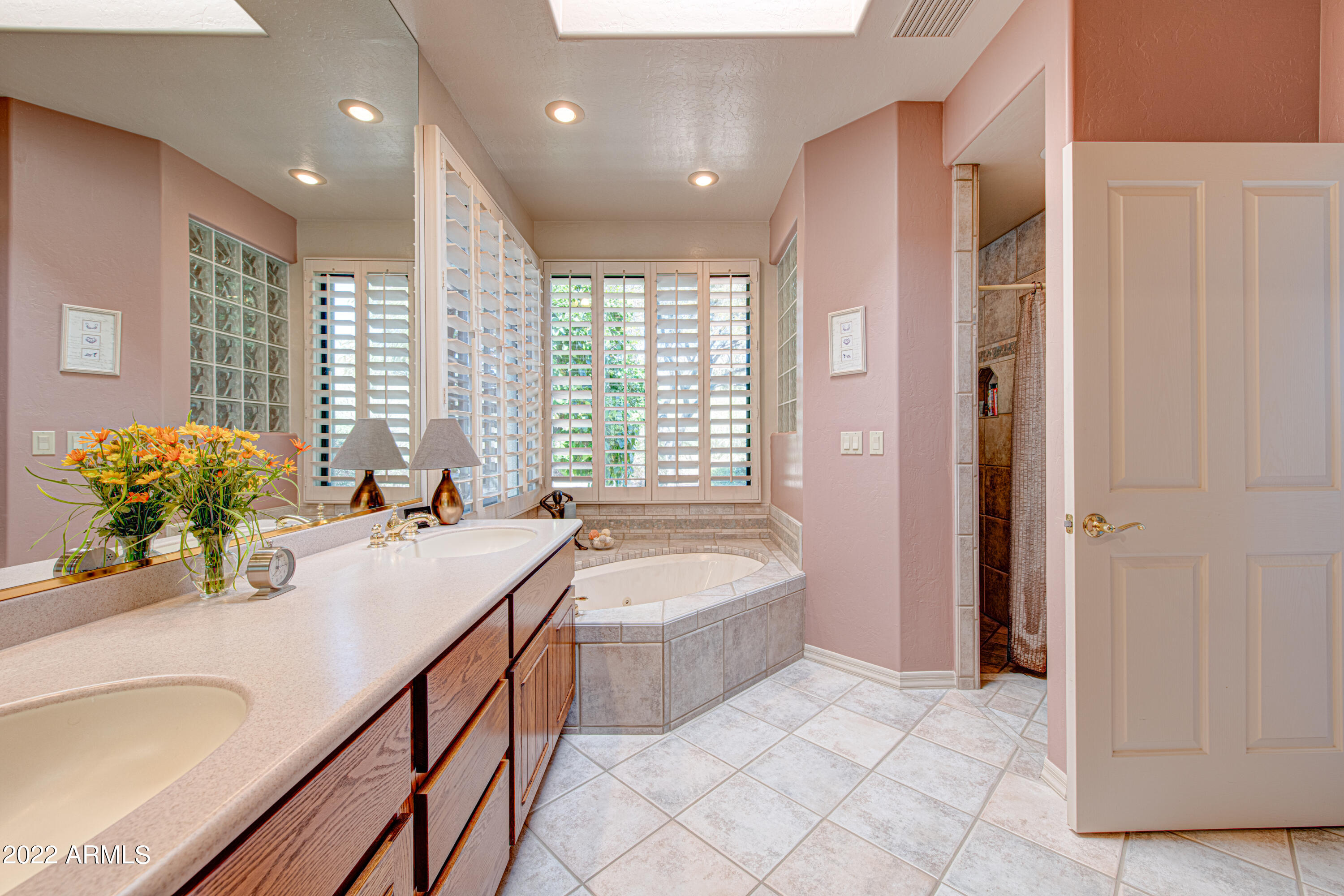 18400 Cobre Way Rio Verde, AZ 85263 - Photo 17 of 38 Master Bath walk in shower/tub w jets
