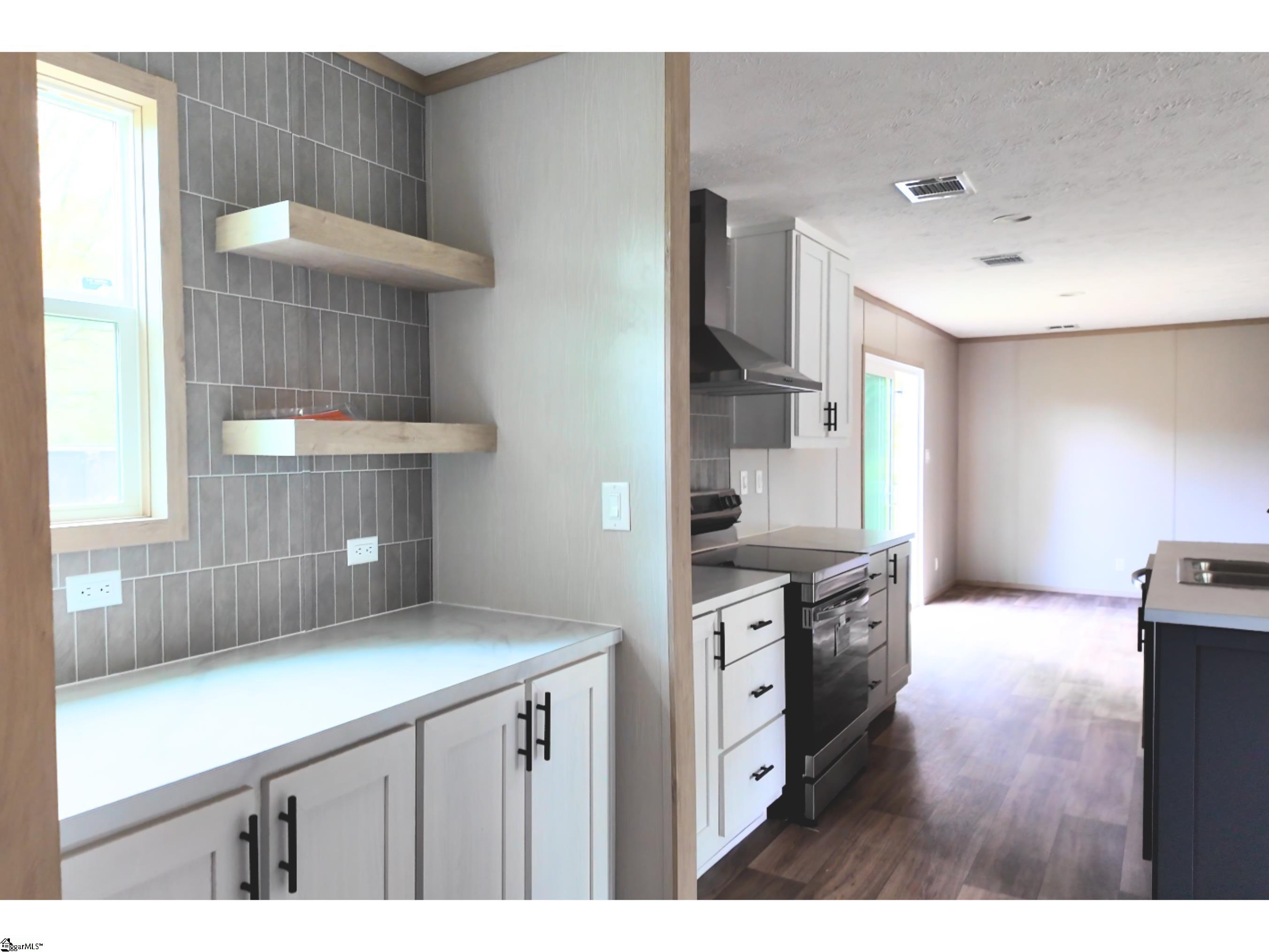 352 Burton Creekside Road Waterloo, SC 29384 - Photo 5 of 23