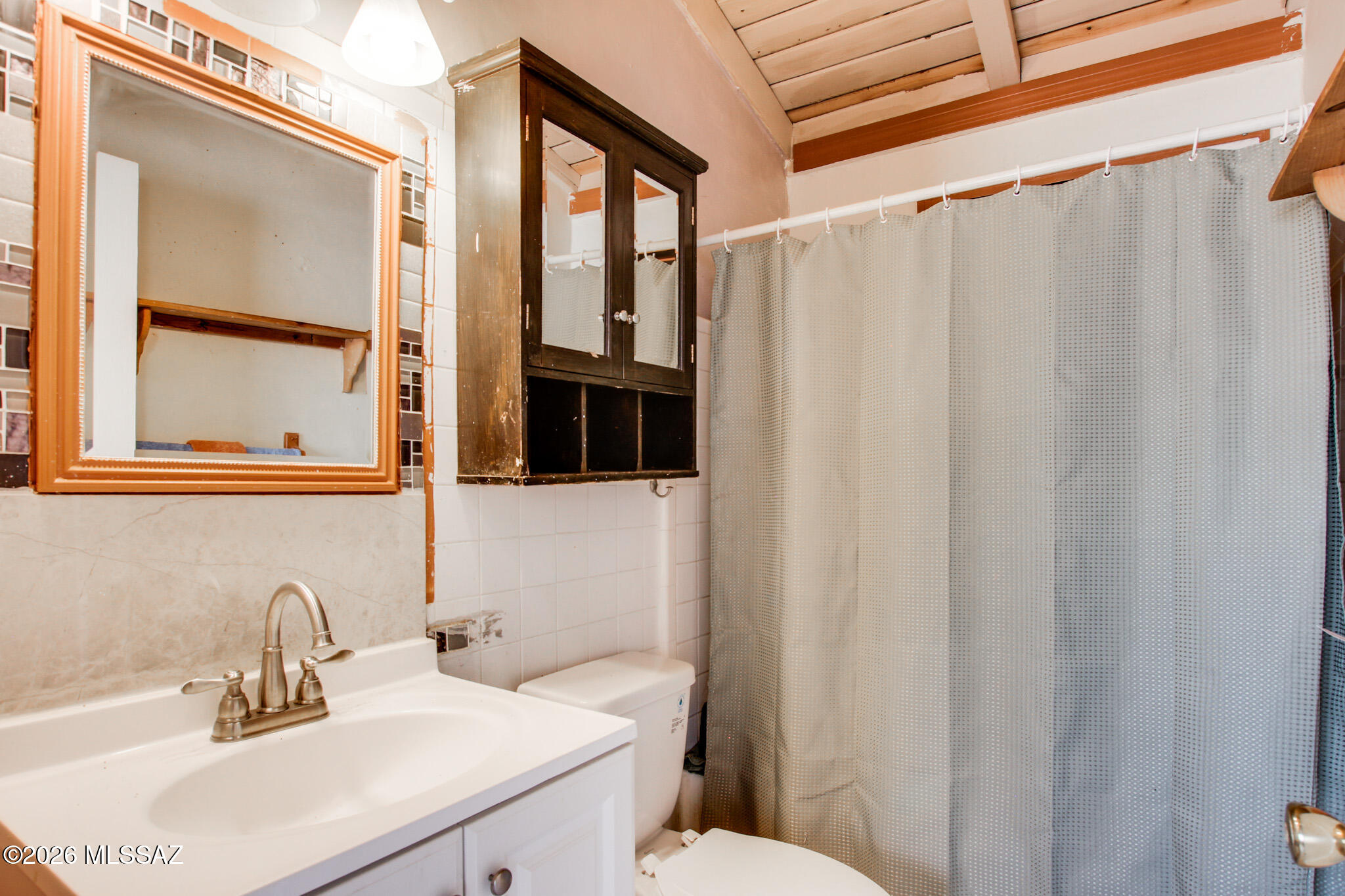 3802 East March Place Tucson, AZ 85713 - Photo 12 of 21 Bathroom