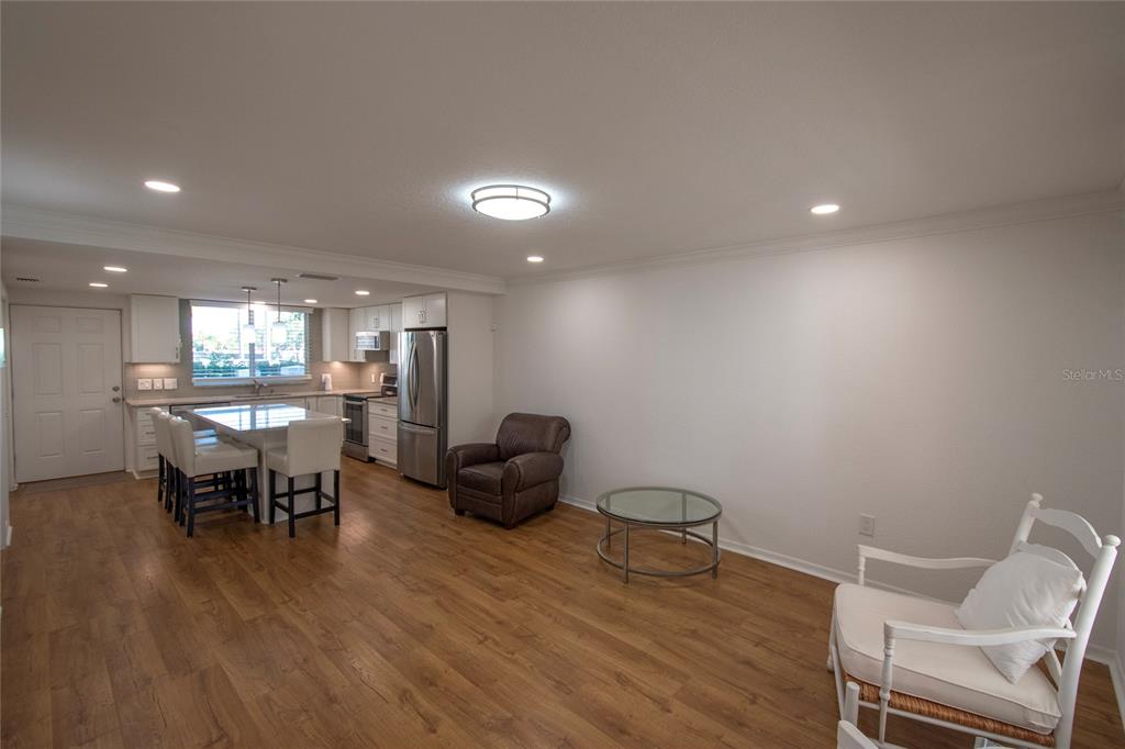 648 Cohen Way Sarasota, FL 34236 - Photo 14 of 34