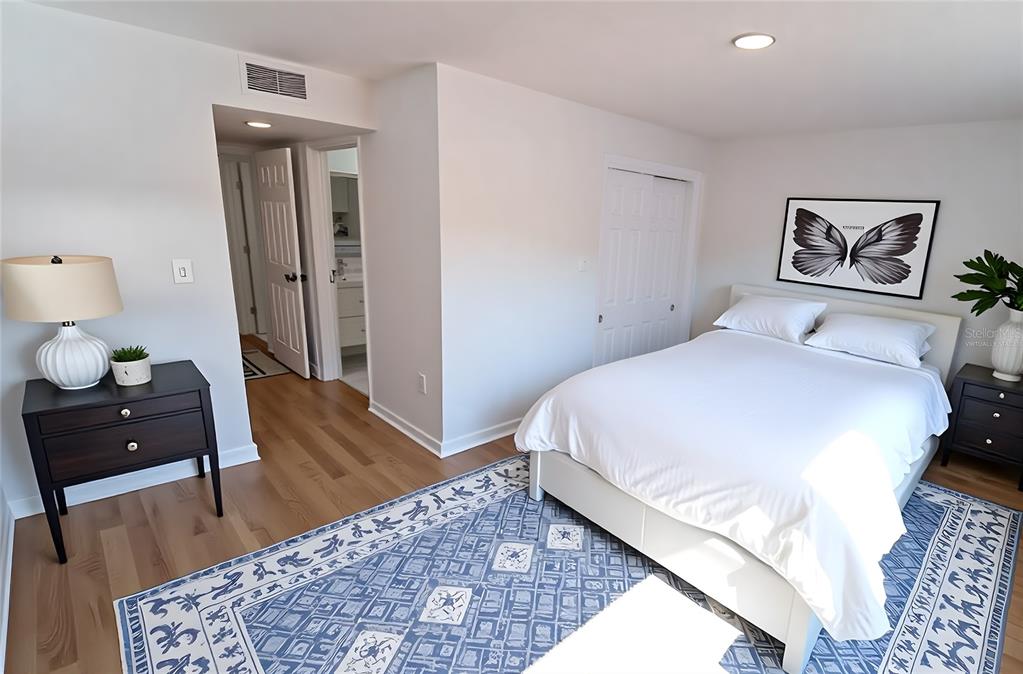 648 Cohen Way Sarasota, FL 34236 - Photo 16 of 34