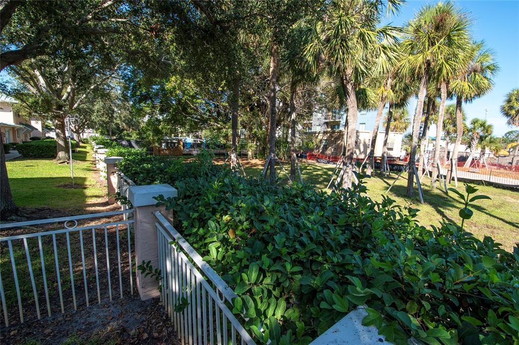 648 Cohen Way Sarasota, FL 34236 - Photo 7 of 34