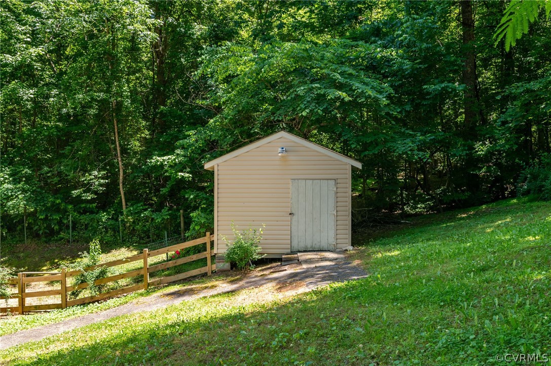 6533 Ware Road Quinton, VA 23141 - Photo 5 of 24 Gallery Image 5