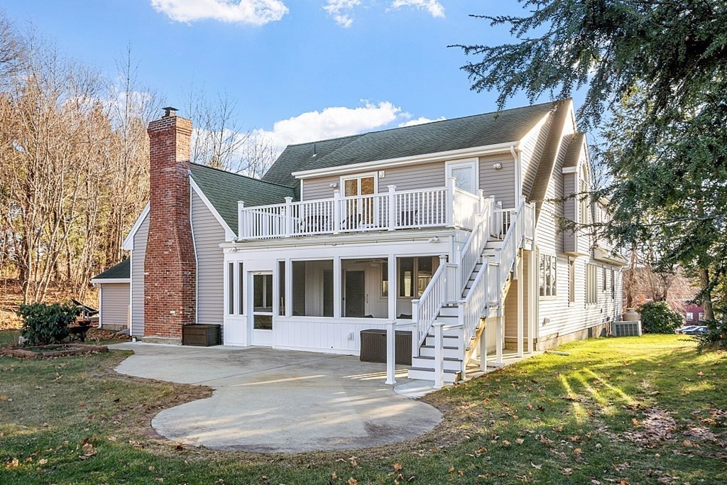 49 Central Tree Road Rutland, MA 01543 - Photo 2 of 42 a front view of a house with a garden