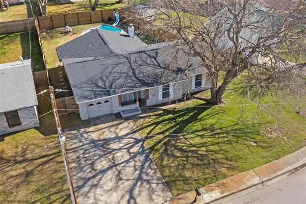 a view of an outdoor space