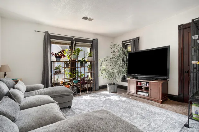 $159,900 | 410 Bidwell Street, Albion, MI 49224