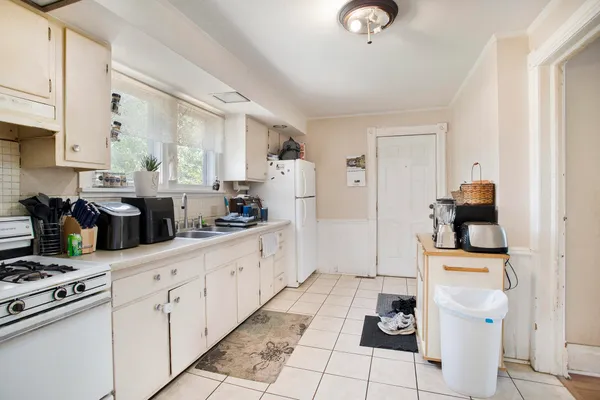 $159,900 | 410 Bidwell Street, Albion, MI 49224