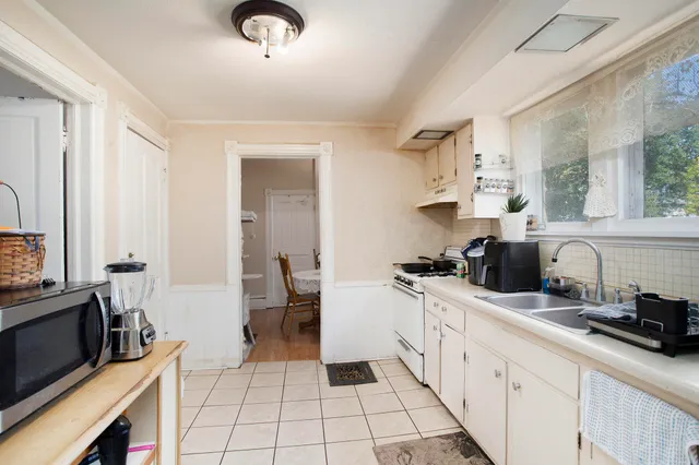 $159,900 | 410 Bidwell Street, Albion, MI 49224