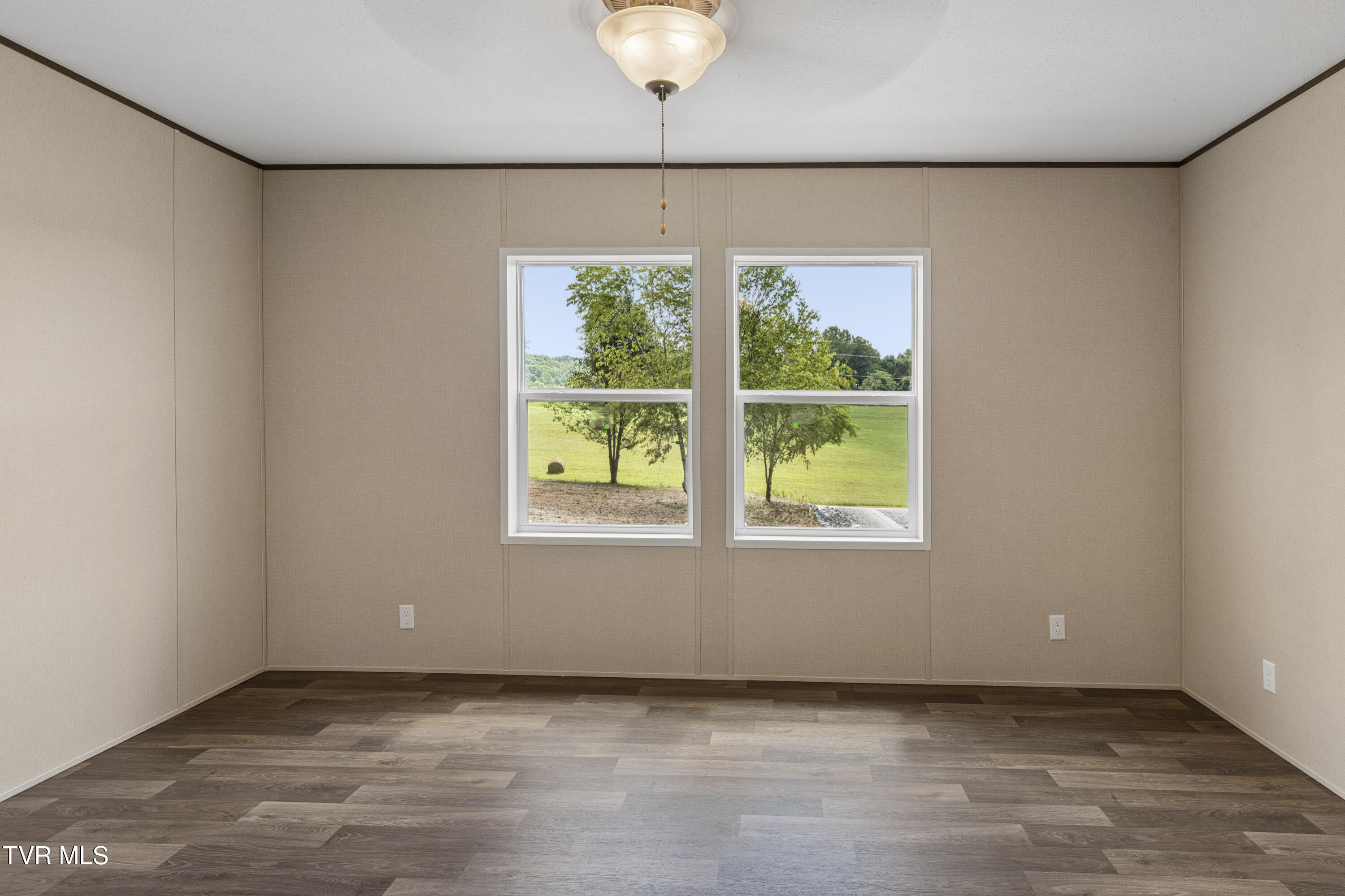 1485 Jearoldstown Road Chuckey, TN 37641 - Photo 25 of 39 Master Bed