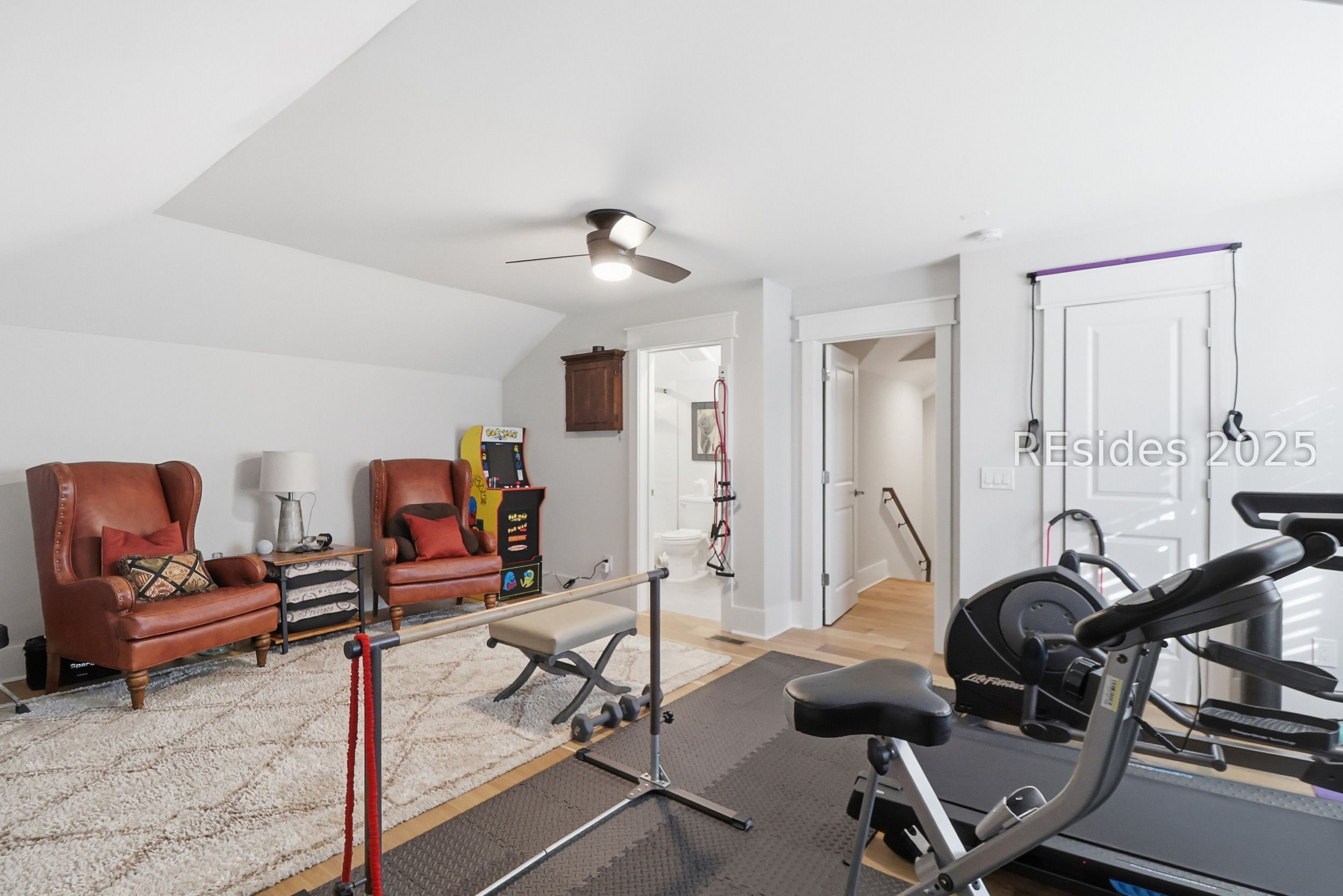 274 Farnsleigh Avenue Bluffton, SC 29910 - Photo 19 of 29 Bedroom #4 (above garage) with full bath
