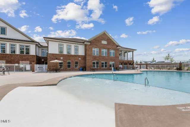 a view of a tennis court