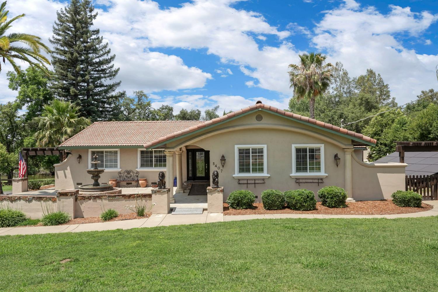 5407 Butler Road Penryn, CA 95663 - Photo 4 of 69 a front view of house with yard and green space