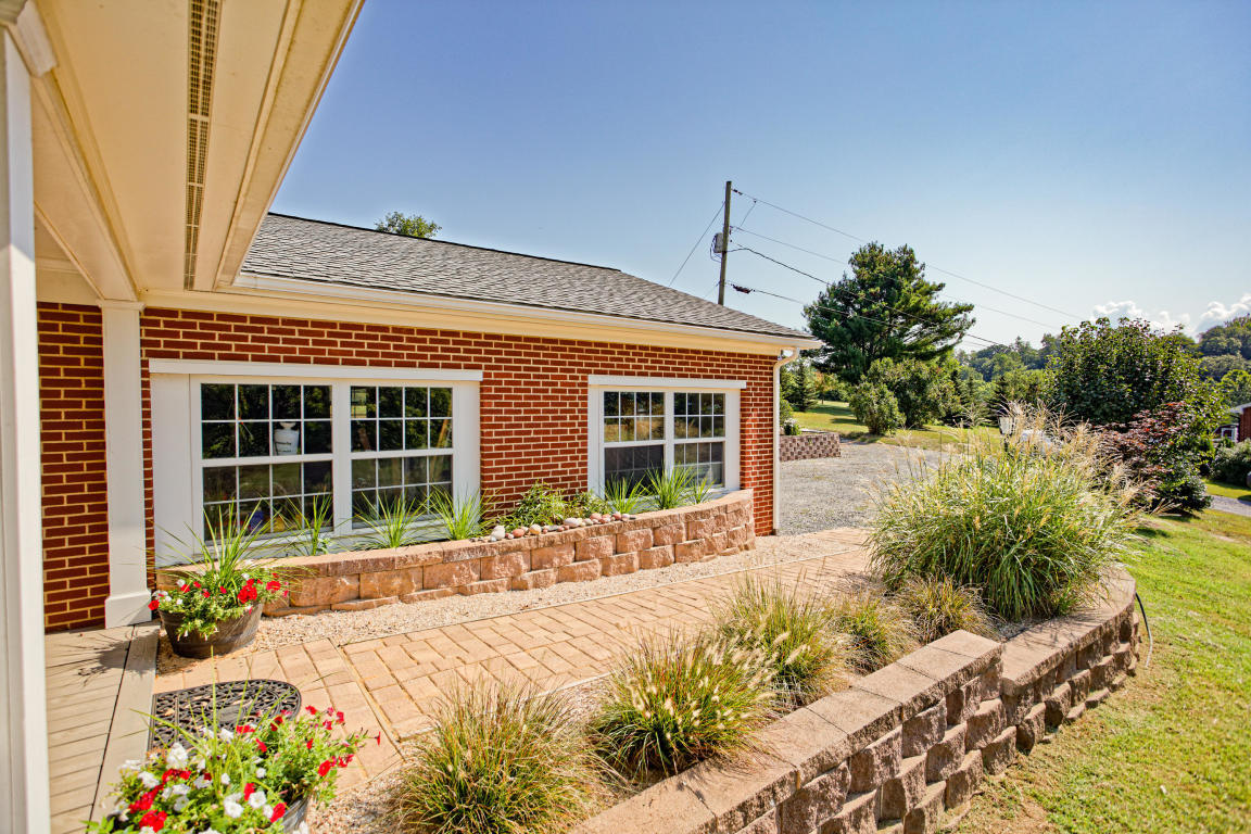 881 Timber Ridge Road Fairfield, VA 24435 - Photo 12 of 49 12