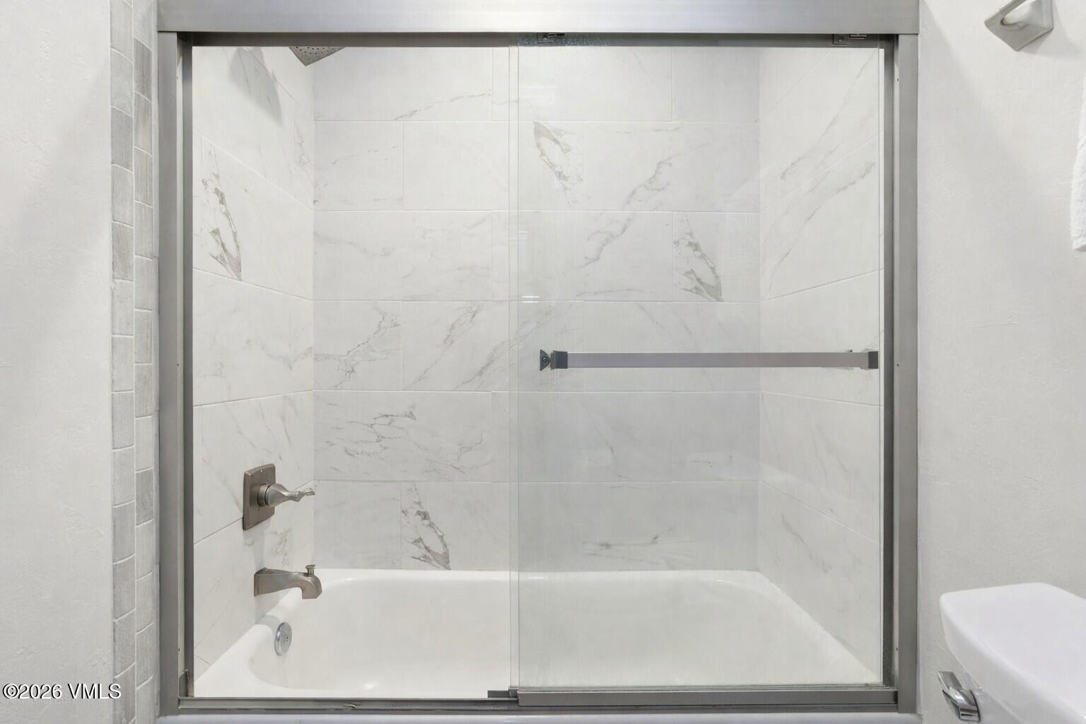 3971 Big Horn Road, Unit 7I Vail, CO 81657 - Photo 18 of 41 Primary Bath