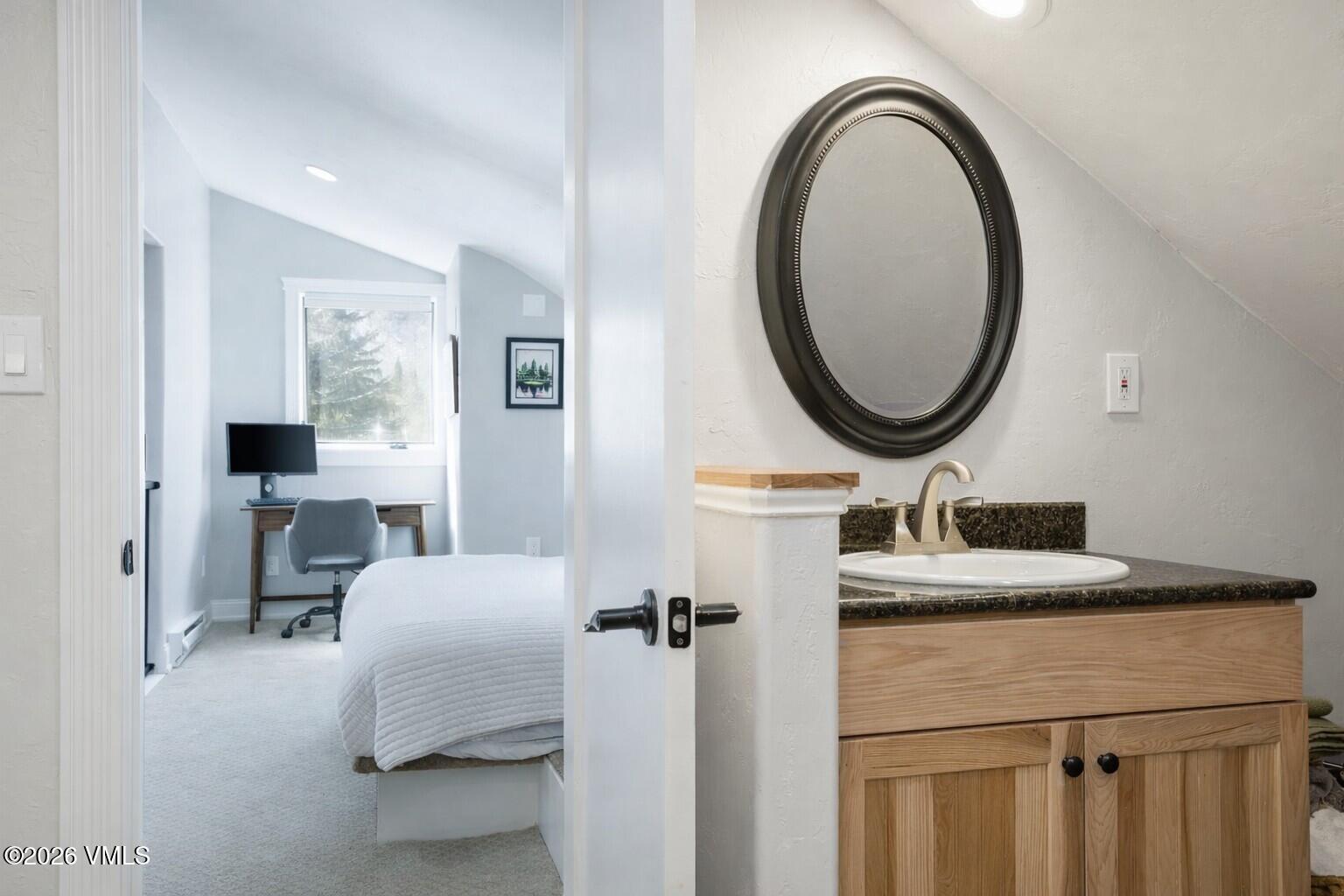 3971 Big Horn Road, Unit 7I Vail, CO 81657 - Photo 21 of 41 Second bedroom bath