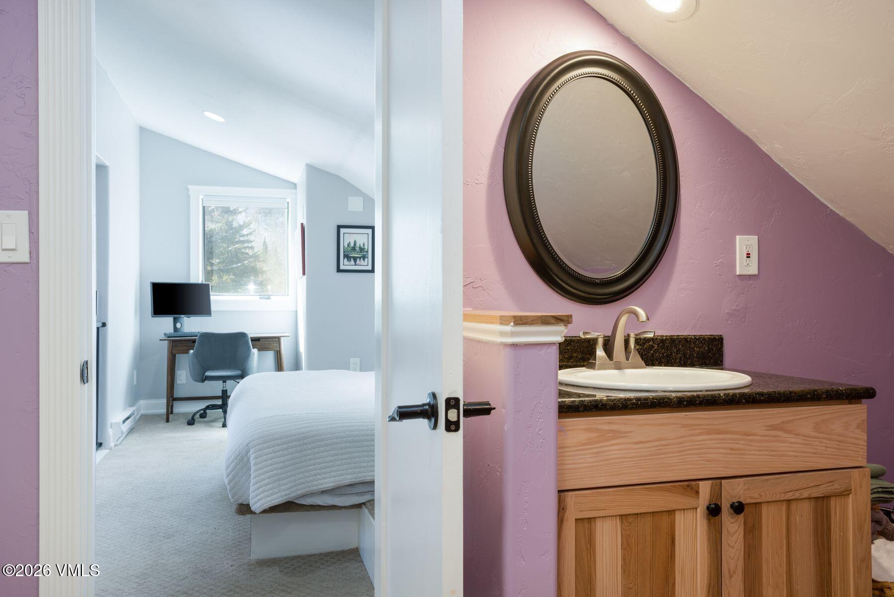 3971 Big Horn Road, Unit 7I Vail, CO 81657 - Photo 22 of 41 Second bedroom bath