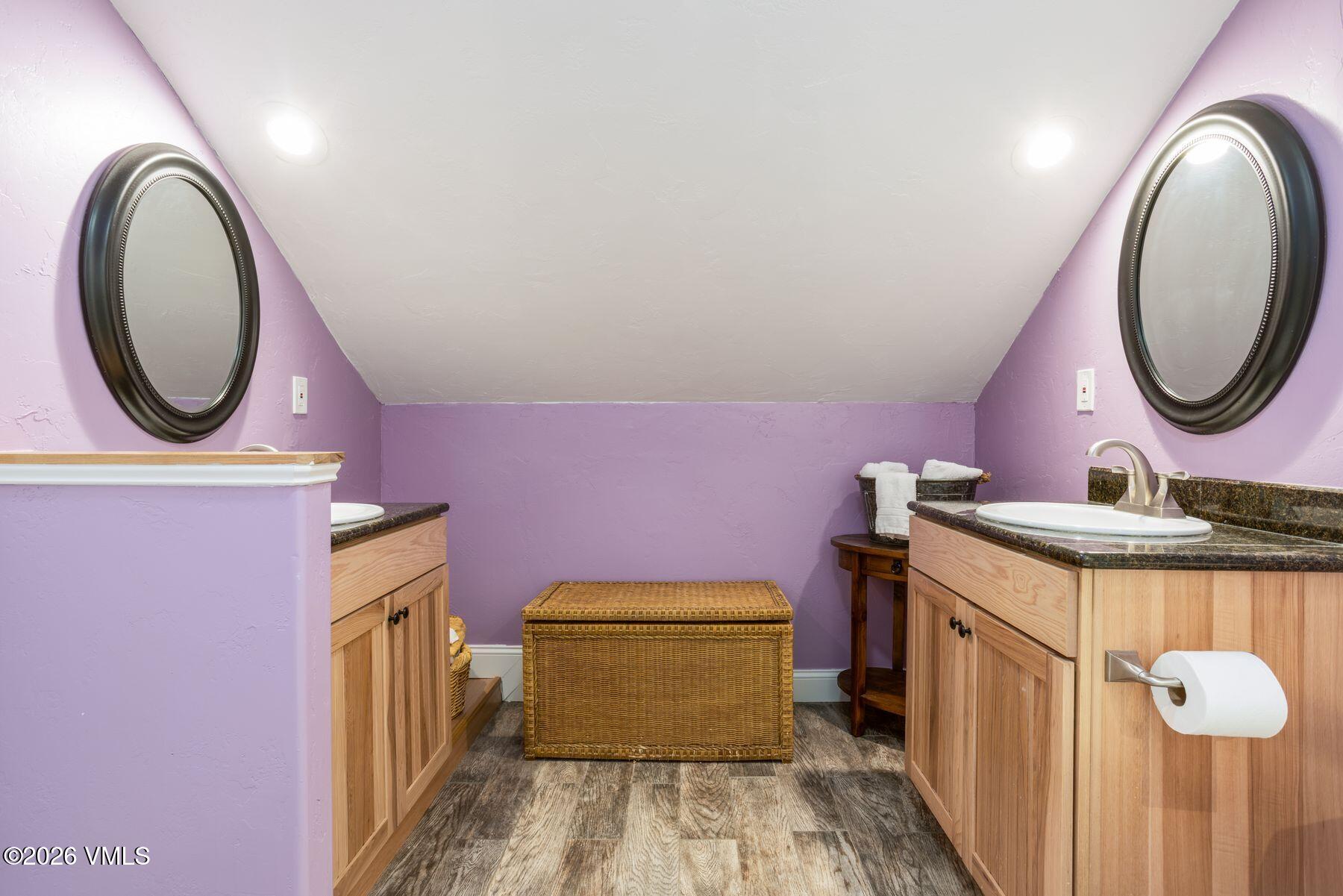 3971 Big Horn Road, Unit 7I Vail, CO 81657 - Photo 24 of 41 Second bedroom bath