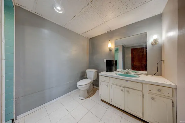 $570,000 | 1235 Timber Ridge Drive, Huntingburg, IN 47542