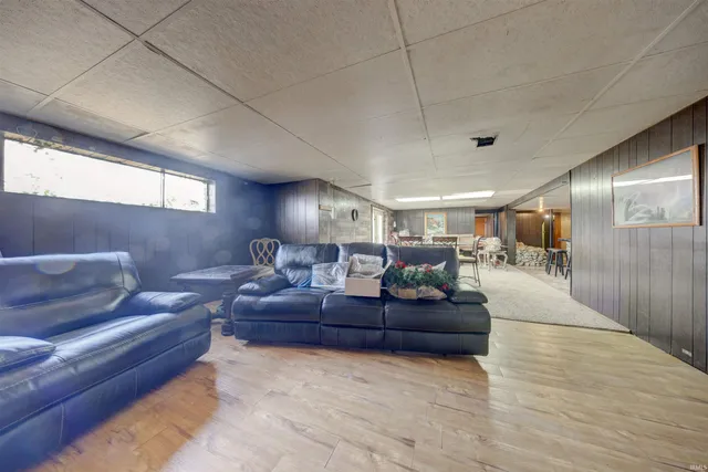 $570,000 | 1235 Timber Ridge Drive, Huntingburg, IN 47542