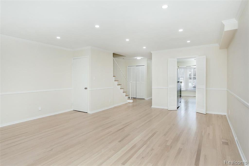 32257 Southfield Road Beverly Hills, MI 48025 - Photo 4 of 32