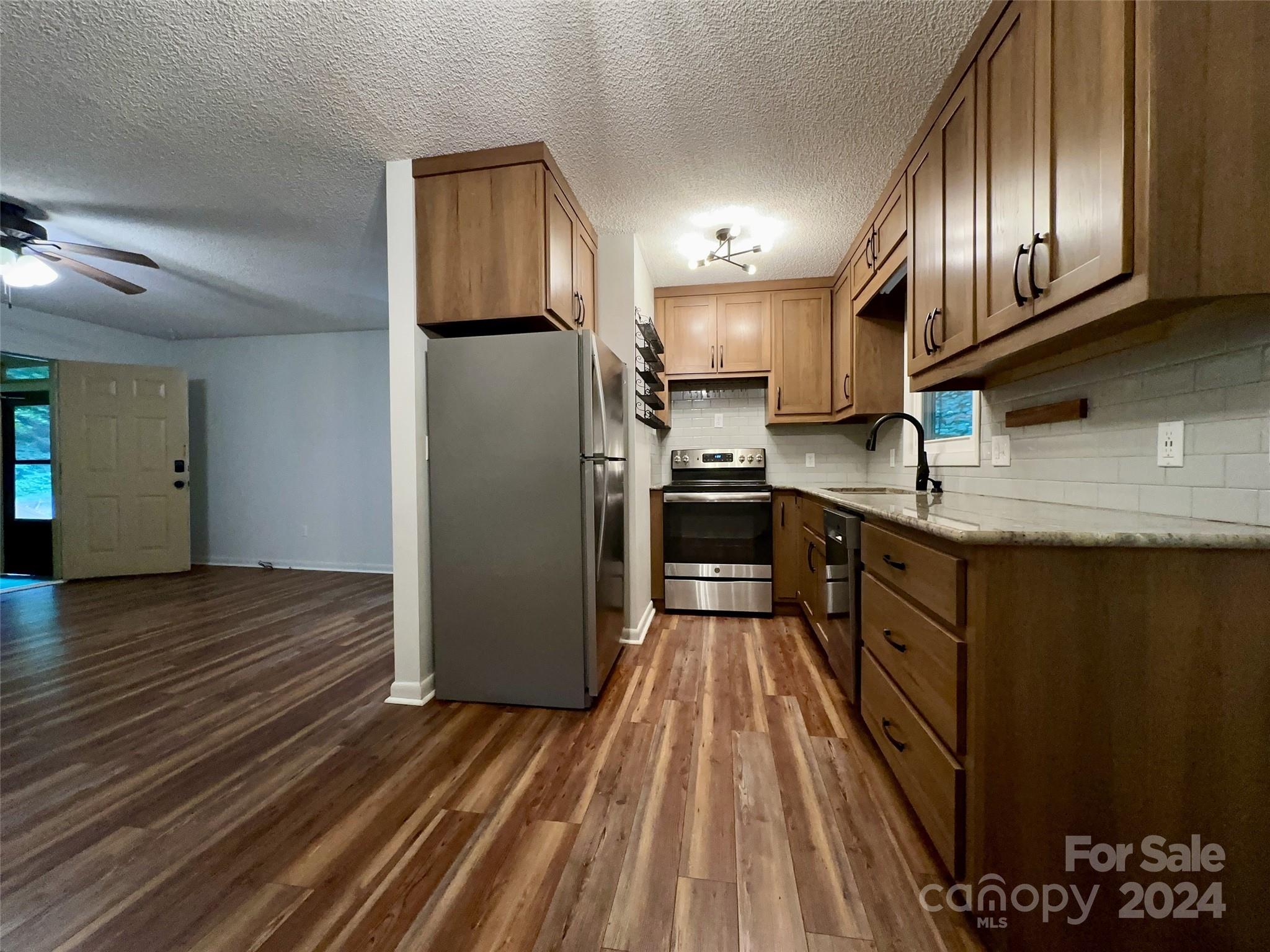 620 Apple Creek Road Waynesville, NC 28786 - Photo 4 of 21 Gallery Image 4