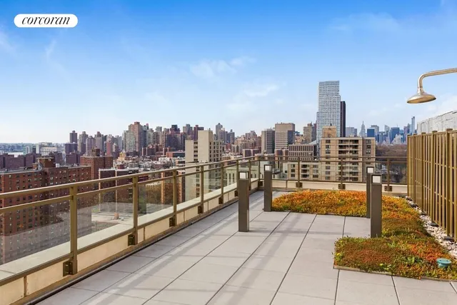 $2,100,000 | 1280 5th Avenue, Unit 20F | Upper Carnegie Hill