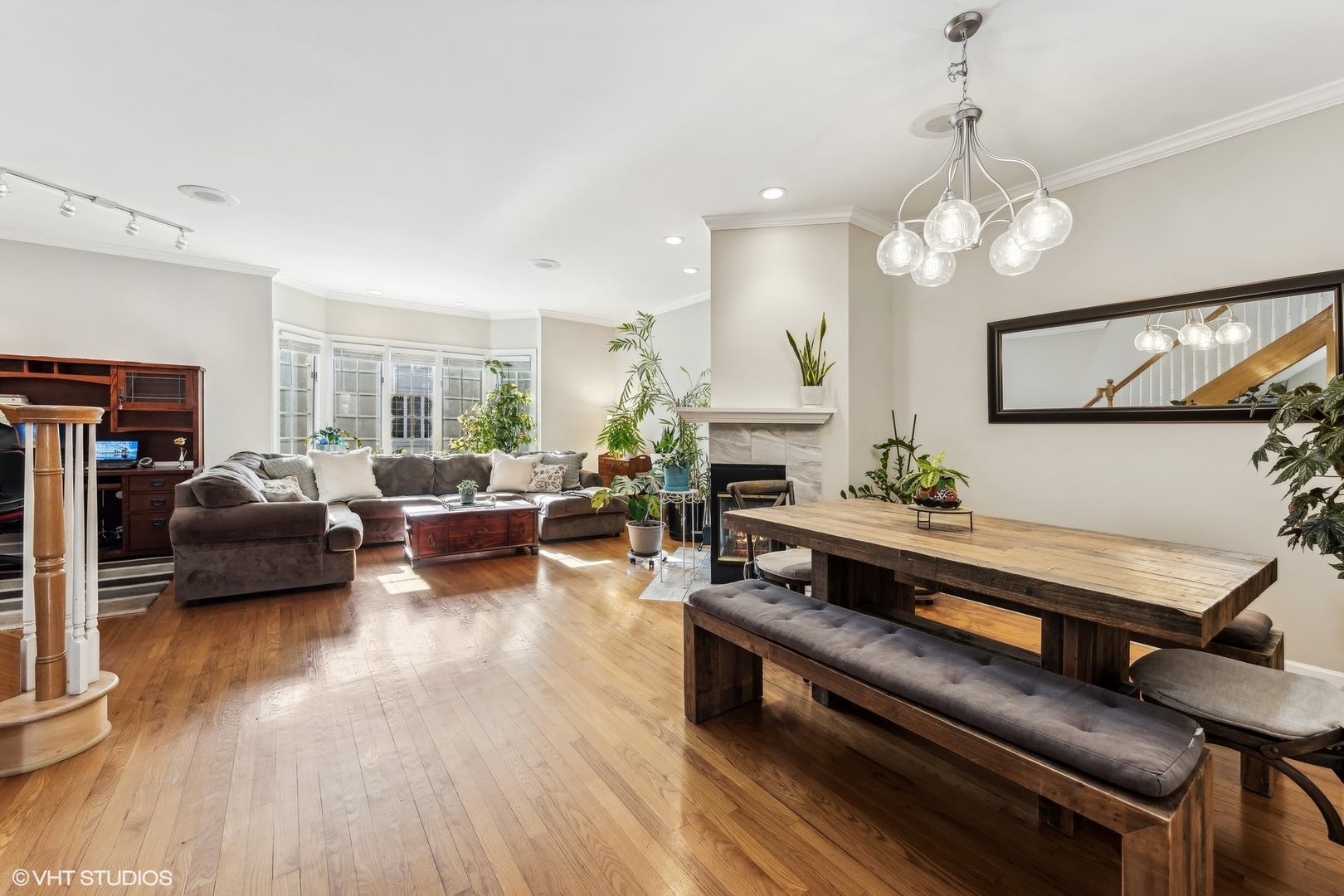 731 South Racine Avenue, Unit B Chicago, IL 60607 - Photo 12 of 29 a living room with furniture and a wooden floor