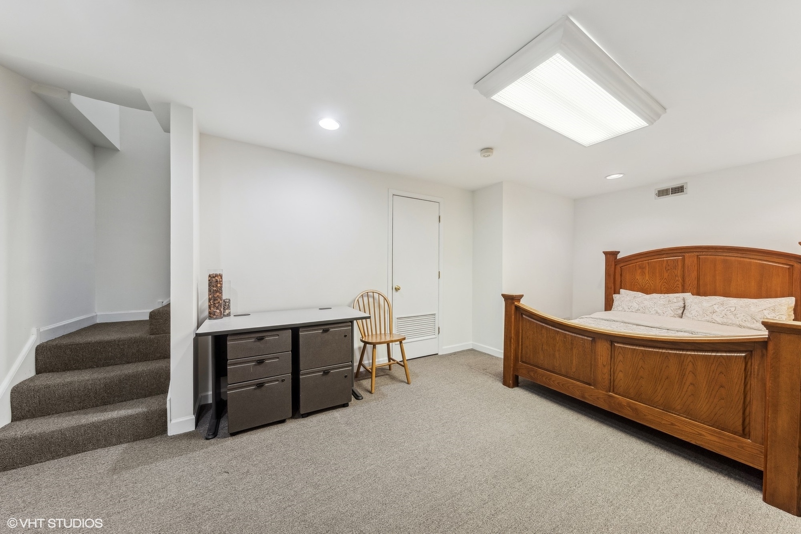 731 South Racine Avenue, Unit B Chicago, IL 60607 - Photo 22 of 29 a bed room with furniture and a window