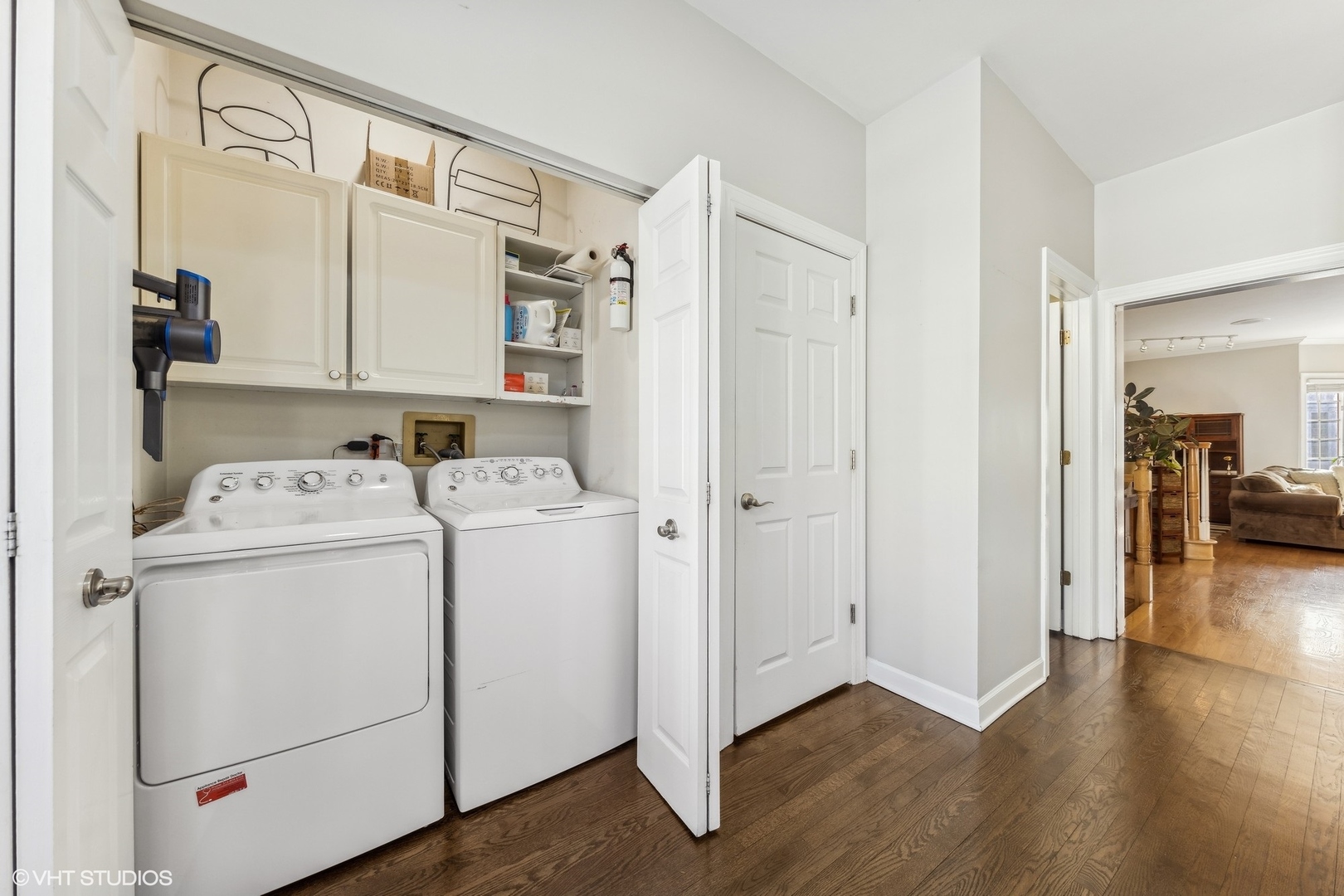 731 South Racine Avenue, Unit B Chicago, IL 60607 - Photo 9 of 29 a view of utility room