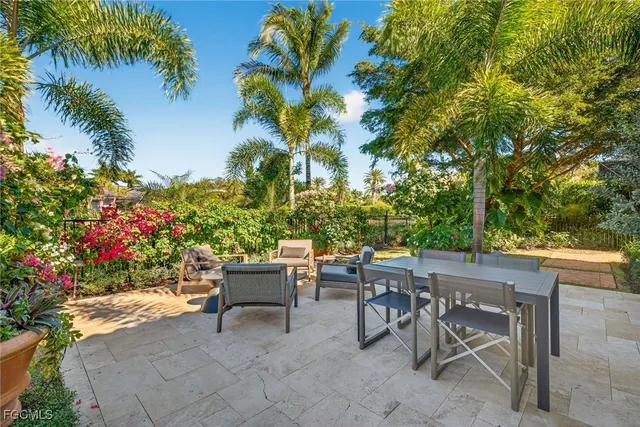 $5,595,000 | 16469 Celebrita Court, Naples, FL 34110