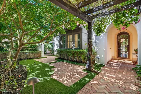 $4,800,000 | 16469 Celebrita Court, Naples, FL 34110