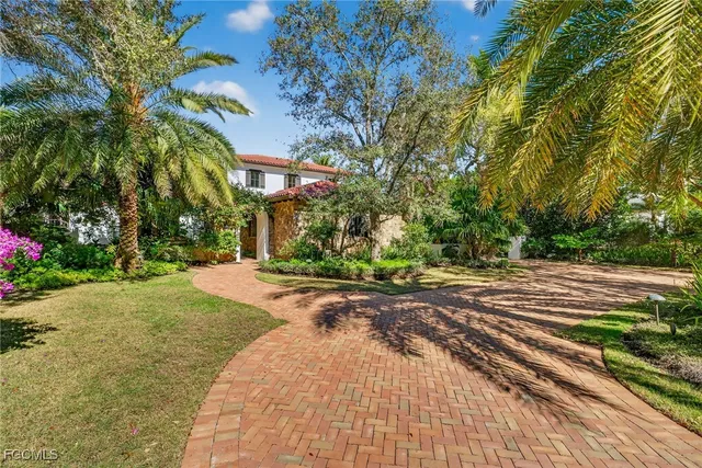 $5,595,000 | 16469 Celebrita Court, Naples, FL 34110