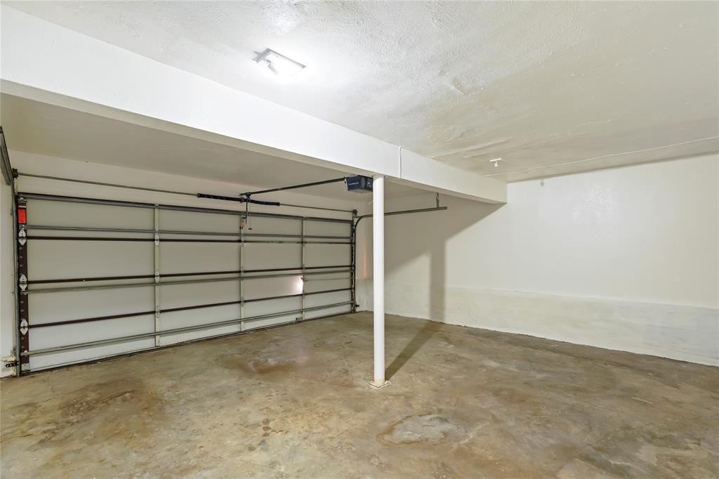 4523 North O'Connor Road, Unit 1177 Irving, TX 75062 - Photo 5 of 31 a view of a garage