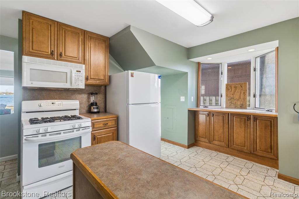 2230 Elm Street Algonac, MI 48001 - Photo 25 of 59