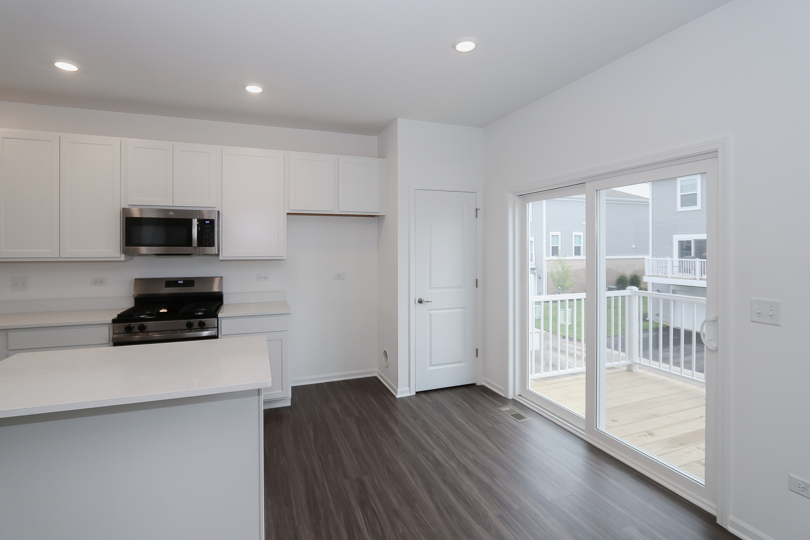 2252 Stonegate Road Algonquin, IL 60102 - Photo 14 of 31