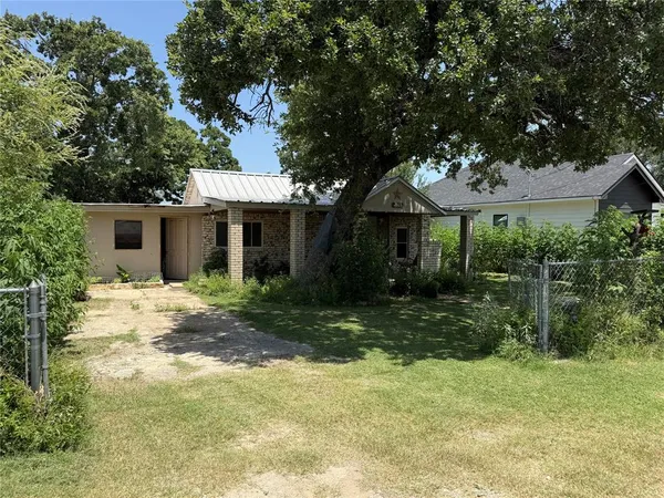 $69,900 | 2803 Ave C, Brownwood, TX 76801