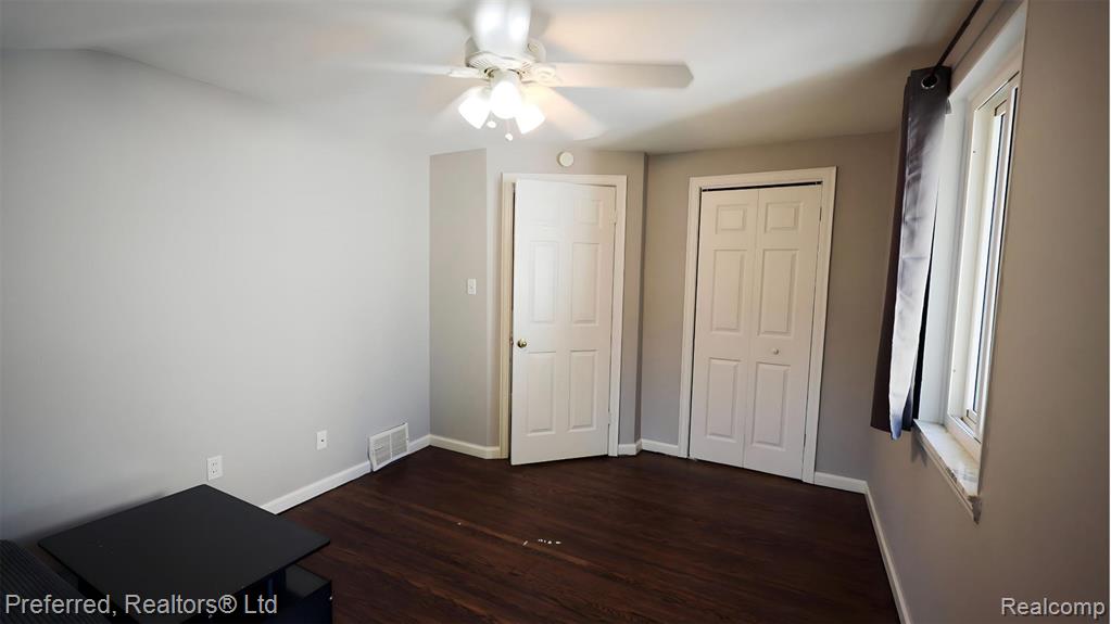 8483 Harding Center Line, MI 48015 - Photo 19 of 25