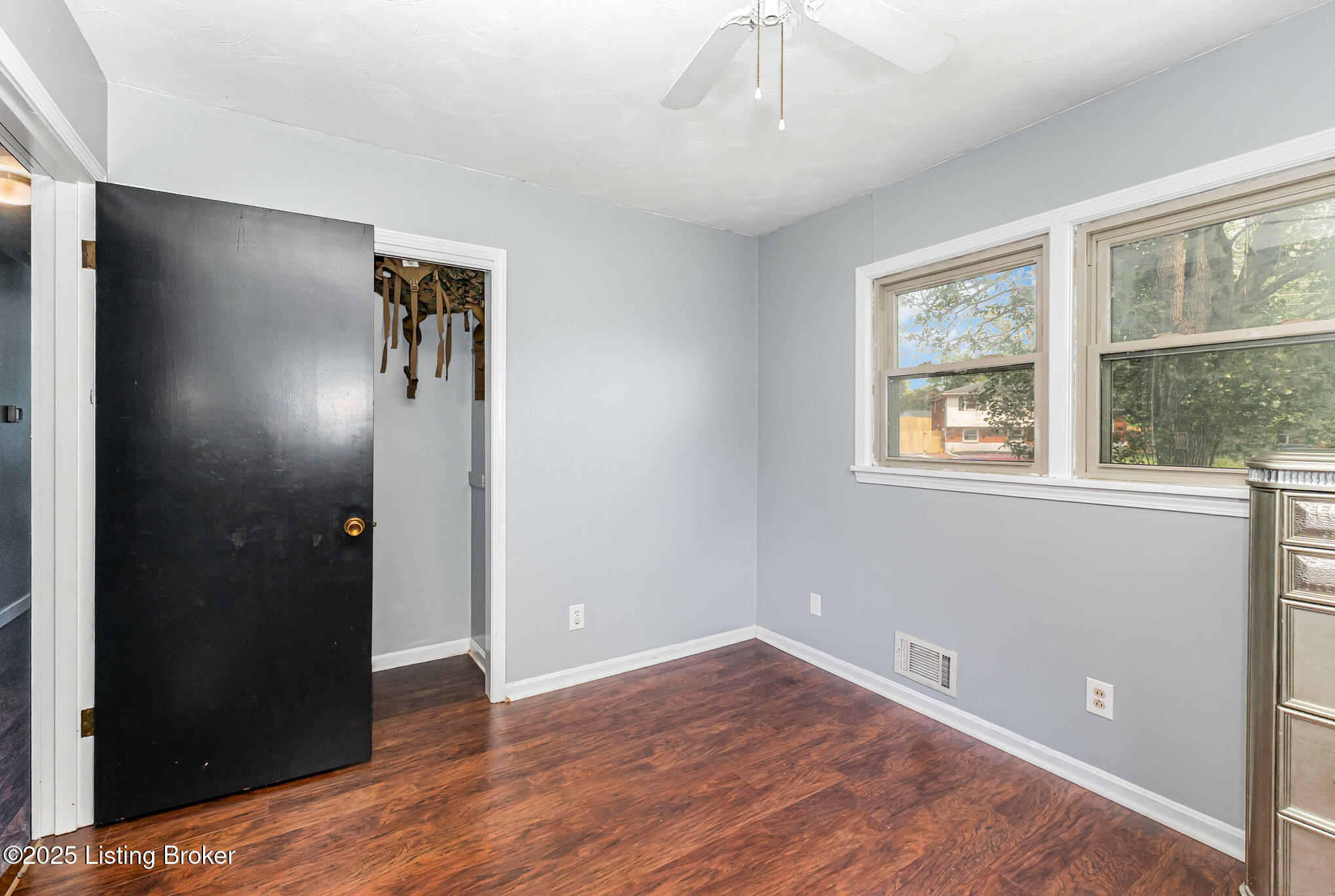 304 Appomattox Road Louisville, KY 40214 - Photo 9 of 13 011_304_appomattox_rd_17-edit_298