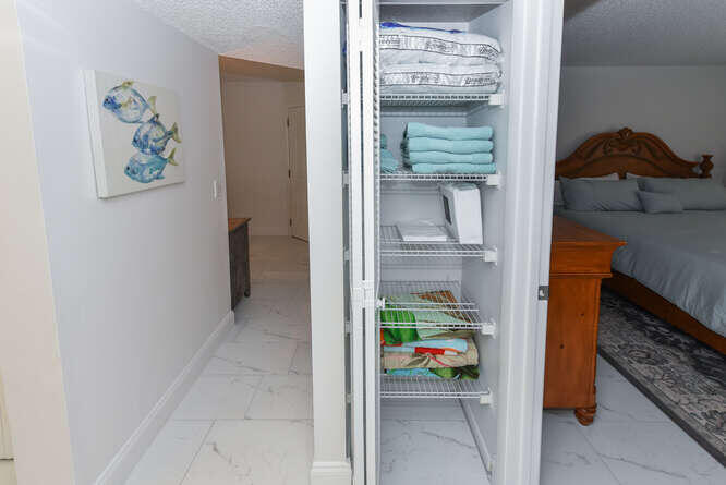 1605 Highway 1, Unit B105 Jupiter, FL 33477 - Photo 7 of 30 a view of hallway with a hallway