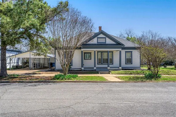 $1,700 | 1231 West Main Street, Denison, TX 75020