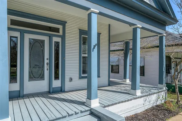 $1,700 | 1231 West Main Street, Denison, TX 75020