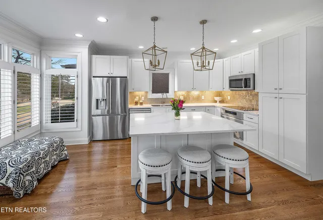 $989,000 | 1045 Water Pl Way, Knoxville, TN 37922