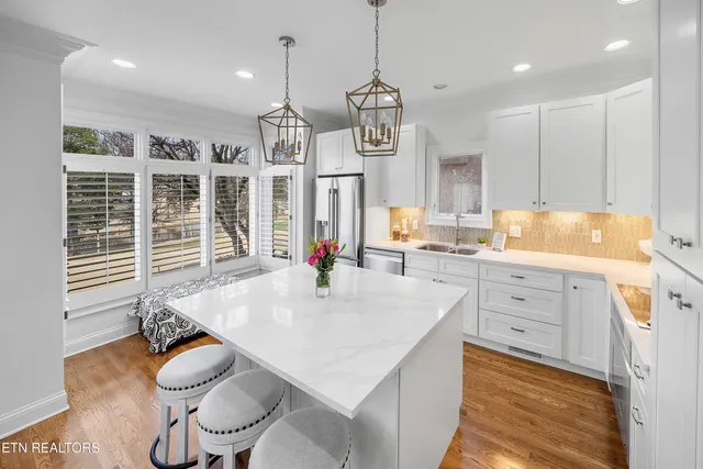 $989,000 | 1045 Water Pl Way, Knoxville, TN 37922