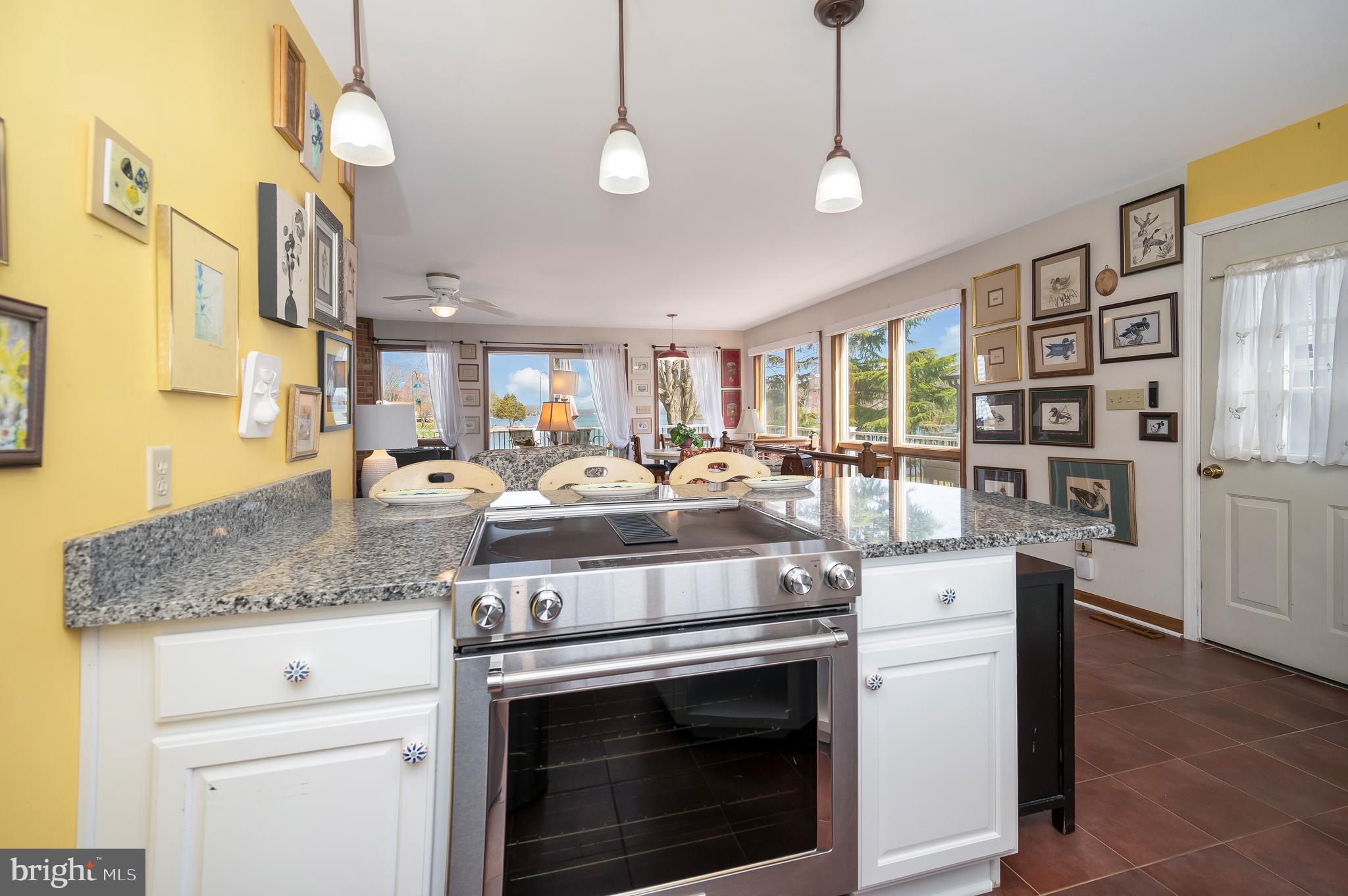 107 Ramsay Road Locust Grove, VA 22508 - Photo 16 of 72 casual dine bar
